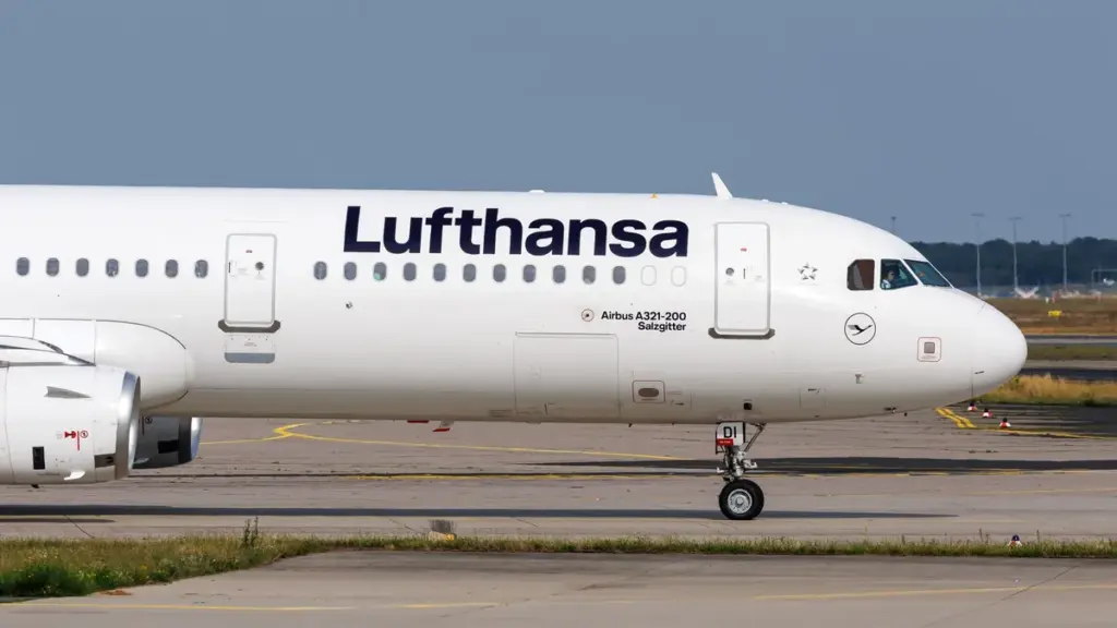 Lufthansa voert strenge maatregelen in: reizigers krijgen te maken met verrassende beperkingen voor powerbanks